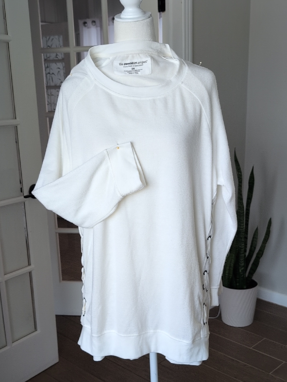 The Sweatshirt Project Super Soft Off White Lace-Up Side Sweatshirt 2XL - Picture 2 of 5